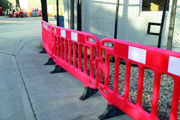 Chapter 8 Plastic Navigator Barrier (Non-Trip Foot) - Minimum order quantity of 5 Number-411